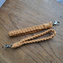 Load image into Gallery viewer, Macrame Wristlet Keycahin
