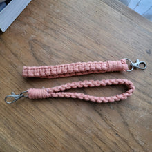 Load image into Gallery viewer, Macrame Wristlet Keycahin
