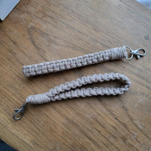 Load image into Gallery viewer, Macrame Wristlet Keycahin
